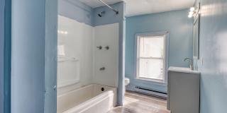 Newly Renovated 3 Bedroom, 1 Bathroom Townhouse Gallery 10