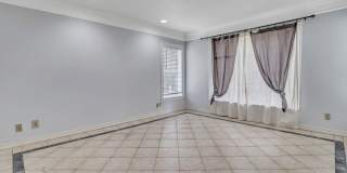 3-BEDROOM IN ALAMO HEIGHTS W/ POOL Gallery 15
