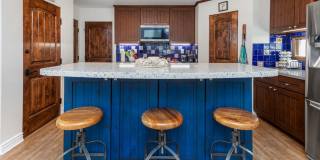 Newport Beach Balboa Peninsula Beach House with Rooftop Deck | Weekly & 30+ Night Stays Gallery 13