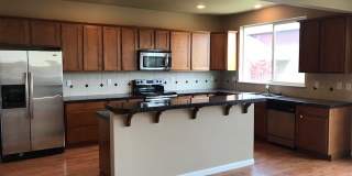 Beautiful Spacious 4BD/2.5BA Home Gallery 5