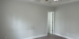 Like new home on cul-de-sac lot with 3 bedrooms, loft and 2.5 bathrooms! Gallery 13