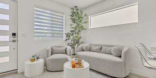 7076 Park Manor Gallery 10