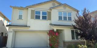 Beautiful Newer 4-Bedroom Home Gallery 1