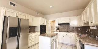 AVAILABLE NOW!! GORGEOUS 3 Bedroom 3 Bathroom Condo with Lake Views in Rancho Mirage! Gallery 8