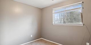 $1,300 - 3 bedroom 1 bath Gallery 15