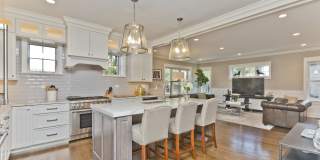 4752 North Hamilton Avenue Gallery 1