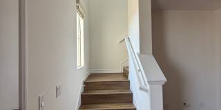 2 Bedroom, 2.5 Bath Tri-level townhouse in Signal Hill Gallery 21