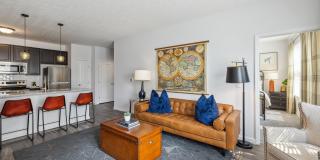 Luxe at the Highlands Gallery 21