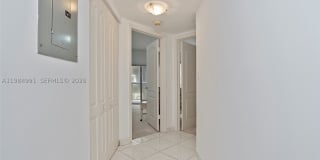 9455 Collins Ave Gallery 20