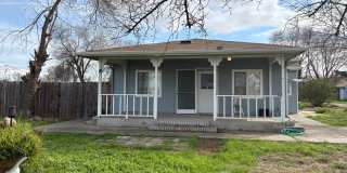 Country Like 2 Bedroom 2 Bath Single Story Home Gallery 1