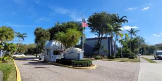 9373 Fontainebleau Blvd Gallery 1