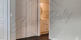Second Floor One Bedroom Updated Apartment with Laundry Hook Ups! Gallery 15
