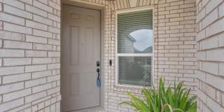 Huge 4-Bedroom Home in Del Valle For Rent Gallery 4
