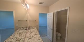Spacious Townhome in Desirable Vizcaya Falls 3-bedroom, 2.5-bath townhome Gallery 24