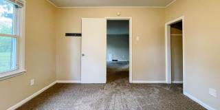 Coming Soon! Cozy 2 Bed / 1 Bath Home — Pet Friendly! Gallery 14