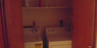 Short-mid term housing, furnished condo 2 bed/2 bath walking distance to Pearl St., CU and close to Hiking and Biking Gallery 11