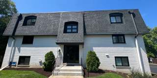 Modern, Tranquil, High-End Apartment in Downtown Downers Grove Gallery 43