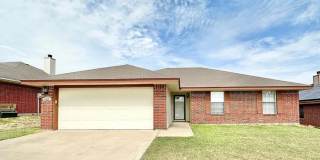 4 Bedroom 2 Bath - Convenient Location Gallery 1