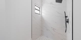 541 Ladd St Gallery 3