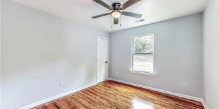 Room in 4 Bedroom Home at Harlan Rd SW Gallery 6