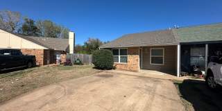 2 bed 1.5 bath Duplex Gallery 1