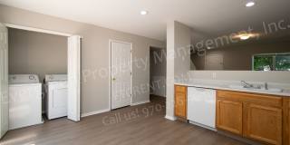 Fantastic 4 bedroom, 2 bathroom home in great location! Gallery 8