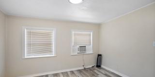 $1795 3br/1bath CUTE House w/ HUGE YARD Gallery 25