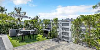 7076 Park Manor Gallery 25