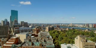 660 Washington Gallery 71