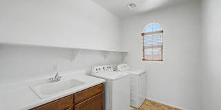 15102 W WESTVIEW Drive Gallery 32