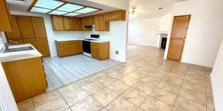 Cute 3 Bedroom Home in Center of Kingman! Gallery 9