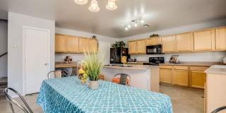 Large 5 Bedroom home in South Phoenix with Private Pool Gallery 5