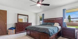 Spacious 3 bedroom 2 bath home with Solar Panels Gallery 17