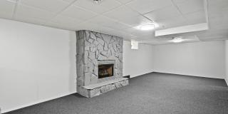 Stunning 3 bed, 2 bath home in East Hills available August 1! Gallery 19