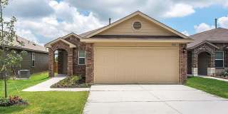 3 Bed 2 Bath Home with Fenced Back Yard Gallery 1