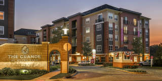 The Grande at Metropark Gallery 70