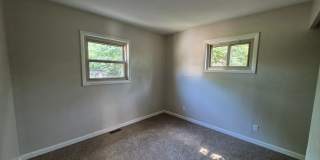 Cozy 4 Bedroom Kettering Home Gallery 21