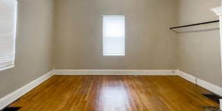 PRELEASING for AUGUST! Close to Campus Gallery 27