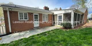 Spacious South Roanoke Home with Lawn Care Included Gallery 12