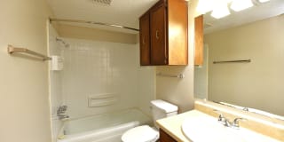 Raintree Meadows Apartment Homes Gallery 11