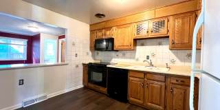 Spacious 4BR House in Edgewater Gallery 17