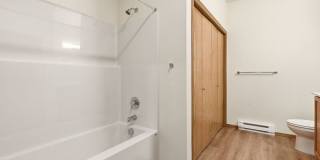 1123 E Hastings Gallery 5
