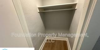 1688 Glenview Avenue Gallery 17