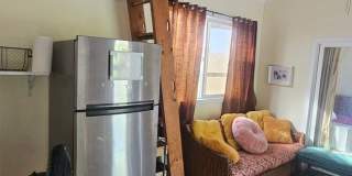 Oceanviews Private 1 bed / 1 bath sep. cottage. "INCL ALL utilities + WIFI internet". Furnished. Gallery 10