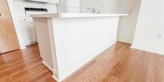 1300-6 CHESTNUT Street Gallery 9