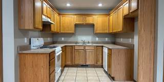 LARGE 3 Bed 2 Bath 2 Car Garage Duplex Available NOW!! LARGE 3 Bed 2 Bath 2 Car Garage Duplex Available NOW!! Gallery 1