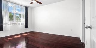 2421 NE 65th St Gallery 9