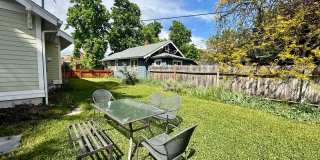 Stunning 3 Bed / 2 Bath Home on 10th Street! Gallery 27
