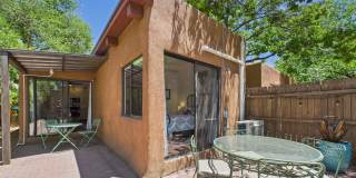 Fully Furnished 1 Bedroom Condo Gallery 22