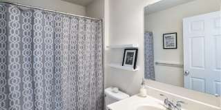 25565 America Square Gallery 17